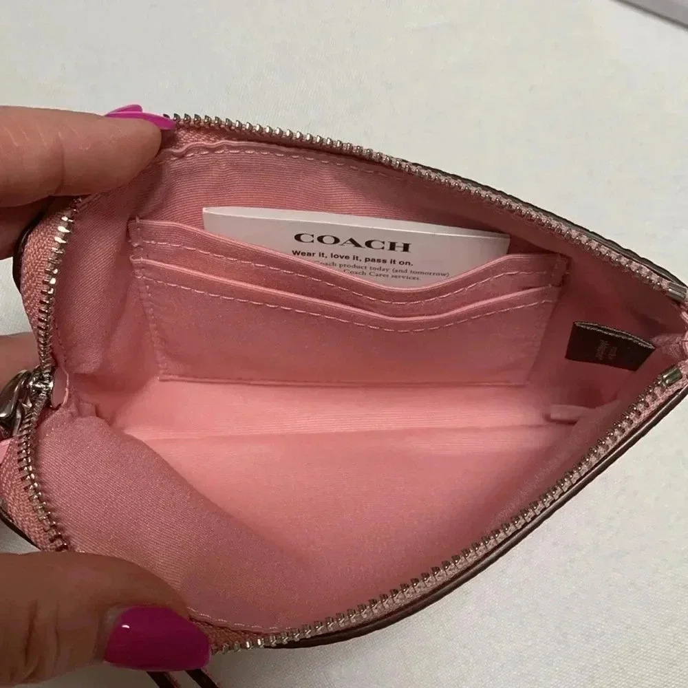 COACH Wristlet/Wallet,NWT. - Picture 3 of 3